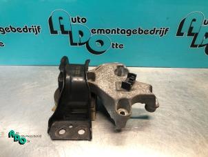 Gebruikte Motorrubber Mercedes Citan (415.6) 1.5 109 CDI Prijs € 20,00 Margeregeling aangeboden door Autodemontagebedrijf Otte