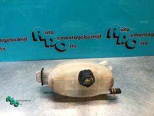 Gebruikte Expansievat Opel Vivaro 2.0 CDTI Prijs € 10,00 Margeregeling aangeboden door Autodemontagebedrijf Otte