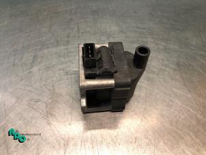 Gebruikte Bobine Volkswagen Golf III (1H1) 1.6 i Prijs € 20,00 Margeregeling aangeboden door Autodemontagebedrijf Otte