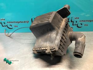 Gebruikte Luchtfilterhuis Volkswagen Golf III (1H1) 1.6 i Prijs € 25,00 Margeregeling aangeboden door Autodemontagebedrijf Otte