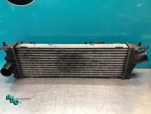 Gebruikte Intercooler Opel Vivaro 2.0 CDTI Prijs € 20,00 Margeregeling aangeboden door Autodemontagebedrijf Otte