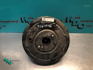 Gebruikte Rembekrachtiger Opel Vivaro 2.0 CDTI Prijs € 35,00 Margeregeling aangeboden door Autodemontagebedrijf Otte