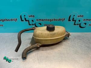 Gebruikte Expansievat Opel Vivaro 1.9 DTI 16V Prijs € 10,00 Margeregeling aangeboden door Autodemontagebedrijf Otte