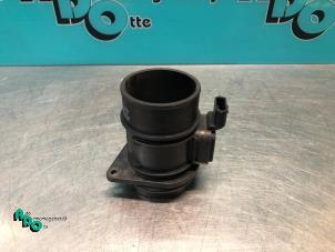 Gebruikte Luchtmassameter Opel Vivaro 2.0 CDTI Prijs € 45,00 Margeregeling aangeboden door Autodemontagebedrijf Otte