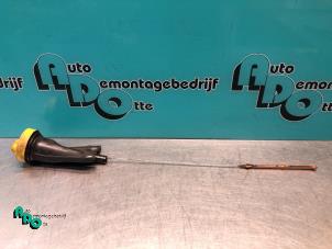 Gebruikte Olie Peilstok Mercedes Citan (415.6) 1.5 109 CDI Prijs € 25,00 Margeregeling aangeboden door Autodemontagebedrijf Otte
