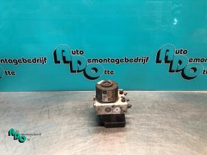 Gebruikte ABS Pomp Opel Astra H (L48) 1.6 16V Twinport Prijs € 100,00 Margeregeling aangeboden door Autodemontagebedrijf Otte