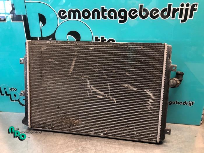 Gebruikte Radiateur Volkswagen Golf VI (5K1) 2.0 TDI 16V Prijs € 25,00 Margeregeling aangeboden door Autodemontagebedrijf Otte