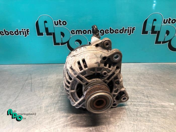 Gebruikte Dynamo Volkswagen Golf VI (5K1) 2.0 TDI 16V Prijs € 25,00 Margeregeling aangeboden door Autodemontagebedrijf Otte
