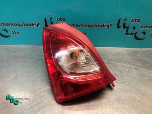 Gebruikte Achterlicht links Renault Twingo II (CN) 1.2 16V Prijs € 30,00 Margeregeling aangeboden door Autodemontagebedrijf Otte