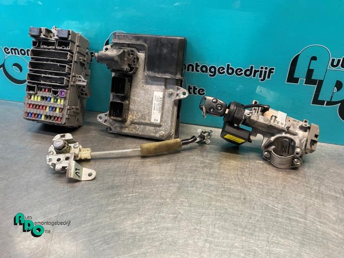 Gebruikte Kontaktslot + computer Honda Civic (FA/FD) 1.3 Hybrid Prijs € 135,00 Margeregeling aangeboden door Autodemontagebedrijf Otte
