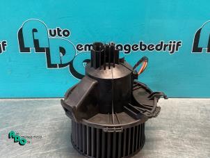 Gebruikte Blower Opel Zafira (M75) 2.2 16V Direct Ecotec Prijs € 25,00 Margeregeling aangeboden door Autodemontagebedrijf Otte