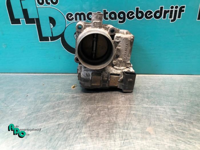 Gebruikte Gasklephuis Volkswagen Golf V (1K1) 1.4 FSI 16V Prijs € 30,00 Margeregeling aangeboden door Autodemontagebedrijf Otte