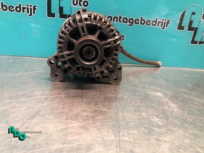 Gebruikte Dynamo Volkswagen Golf V (1K1) 1.4 FSI 16V Prijs € 25,00 Margeregeling aangeboden door Autodemontagebedrijf Otte