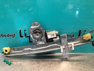 Gebruikte Raammechaniek 4Deurs rechts-voor Peugeot 207 SW (WE/WU) 1.6 16V Prijs € 10,00 Margeregeling aangeboden door Autodemontagebedrijf Otte