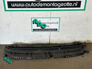 Gebruikte Bumperframe voor Peugeot 107 1.0 12V Prijs € 15,00 Margeregeling aangeboden door Autodemontagebedrijf Otte