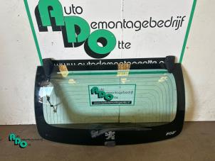 Gebruikte Ruit achter Peugeot 107 1.0 12V Prijs € 40,00 Margeregeling aangeboden door Autodemontagebedrijf Otte