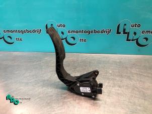 Gebruikte Sensor Gaspedaalpositie Renault Clio IV (5R) 0.9 Energy TCE 90 12V Prijs € 10,00 Margeregeling aangeboden door Autodemontagebedrijf Otte