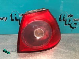 Gebruikte Achterlicht rechts Volkswagen Golf V (1K1) 1.4 FSI 16V Prijs € 10,00 Margeregeling aangeboden door Autodemontagebedrijf Otte