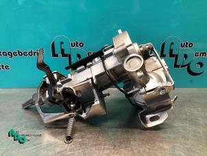 Gebruikte Servo Elektrisch Renault Clio IV (5R) 0.9 Energy TCE 90 12V Prijs € 45,00 Margeregeling aangeboden door Autodemontagebedrijf Otte