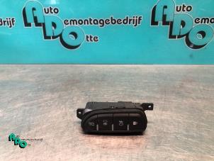 Gebruikte Mistlamp Schakelaar Alfa Romeo Giulietta (940) 1.4 TB 16V MultiAir Prijs € 45,00 Margeregeling aangeboden door Autodemontagebedrijf Otte