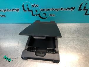 Gebruikte Opbergvak Opel Agila (B) 1.2 16V Prijs € 20,00 Margeregeling aangeboden door Autodemontagebedrijf Otte