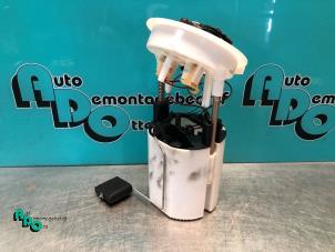 Gebruikte Tank element Pomp BMW 3 serie (E90) 318i 16V Prijs € 25,00 Margeregeling aangeboden door Autodemontagebedrijf Otte