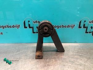 Gebruikte Motorsteun Opel Agila (B) 1.2 16V Prijs € 20,00 Margeregeling aangeboden door Autodemontagebedrijf Otte