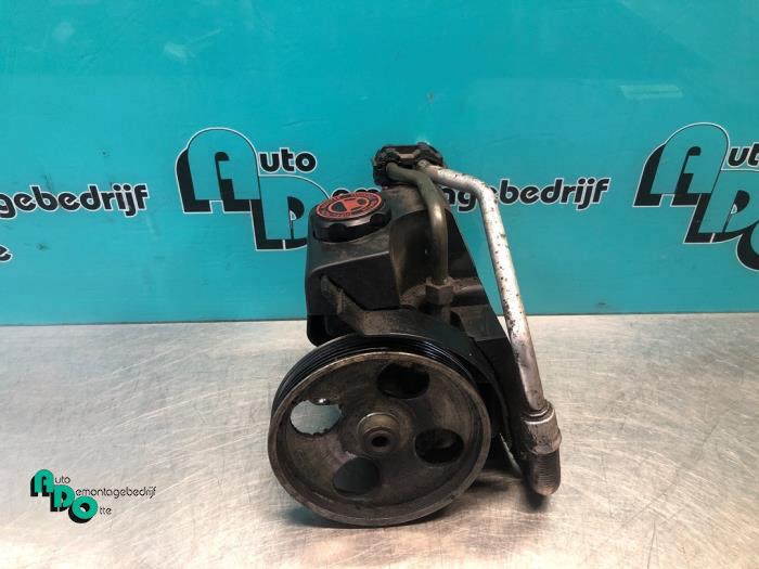 Gebruikte Servopomp Peugeot 206 (2A/C/H/J/S) 1.4 XR,XS,XT,Gentry Prijs € 25,00 Margeregeling aangeboden door Autodemontagebedrijf Otte