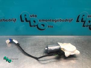 Gebruikte Raammotor Portier Mercedes SLK (R171) 3.5 350 V6 24V Prijs € 30,00 Margeregeling aangeboden door Autodemontagebedrijf Otte