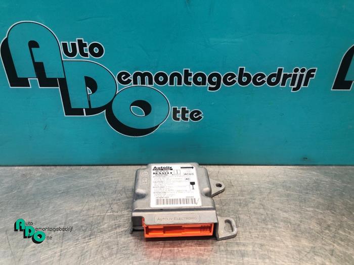 Gebruikte Module Airbag Renault Master II (ED/HD/UD) 2.5 dCi 16V 100 Prijs € 50,00 Margeregeling aangeboden door Autodemontagebedrijf Otte