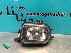 Gebruikte Mistlamp links-voor Mercedes SLK (R171) 3.5 350 V6 24V Prijs € 40,00 Margeregeling aangeboden door Autodemontagebedrijf Otte
