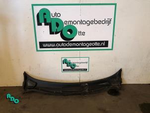 Gebruikte Paravent Ford Fiesta 6 (JA8) 1.25 16V Prijs € 20,00 Margeregeling aangeboden door Autodemontagebedrijf Otte