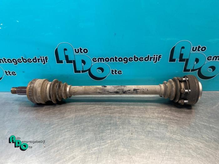 Gebruikte Steekas links-achter BMW 3 serie (E90) 318i 16V Prijs € 75,00 Margeregeling aangeboden door Autodemontagebedrijf Otte