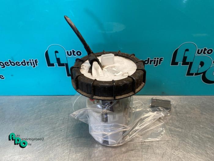 Gebruikte Tank element Pomp Ford Fiesta 6 (JA8) 1.25 16V Prijs € 15,00 Margeregeling aangeboden door Autodemontagebedrijf Otte