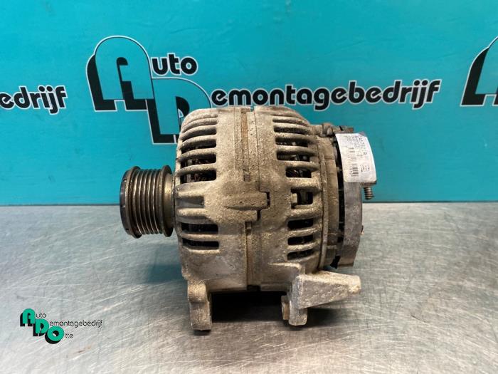 Gebruikte Dynamo Volkswagen Caddy III (2KA,2KH,2CA,2CH) 2.0 SDI Prijs € 40,00 Margeregeling aangeboden door Autodemontagebedrijf Otte