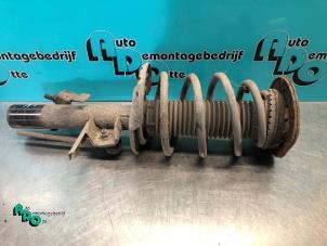 Gebruikte Schokdemperpoot links-voor Ford Mondeo IV Wagon 1.8 TDCi 125 16V Prijs € 40,00 Margeregeling aangeboden door Autodemontagebedrijf Otte