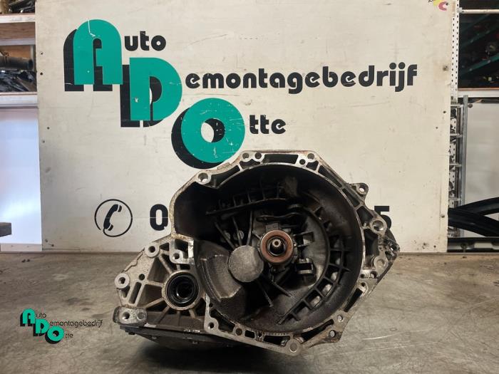 Gebruikte Versnellingsbak Chevrolet Aveo (300) 1.2 16V Prijs € 225,00 Margeregeling aangeboden door Autodemontagebedrijf Otte