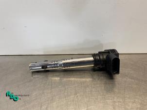 Gebruikte Pen Bobine Volkswagen Golf V (1K1) 2.0 FSI 16V Prijs € 10,00 Margeregeling aangeboden door Autodemontagebedrijf Otte