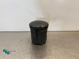 Gebruikte Asbak voor Mercedes Citan (415.6) 1.5 108 CDI Prijs € 10,00 Margeregeling aangeboden door Autodemontagebedrijf Otte