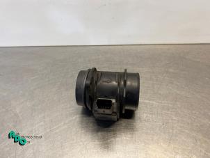 Gebruikte Luchtmassameter Peugeot 107 1.0 12V Prijs € 10,00 Margeregeling aangeboden door Autodemontagebedrijf Otte