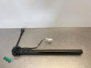 Gebruikte Gordelspanner links Renault Modus/Grand Modus (JP) 1.6 16V Prijs € 15,00 Margeregeling aangeboden door Autodemontagebedrijf Otte