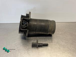 Gebruikte Luchtmassameter Volkswagen Golf V (1K1) 2.0 FSI 16V Prijs € 20,00 Margeregeling aangeboden door Autodemontagebedrijf Otte