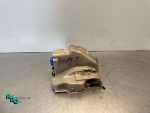 Gebruikte Deurslot Mechaniek 2Deurs links Volkswagen Golf V (1K1) 2.0 TDI 16V Prijs € 15,00 Margeregeling aangeboden door Autodemontagebedrijf Otte