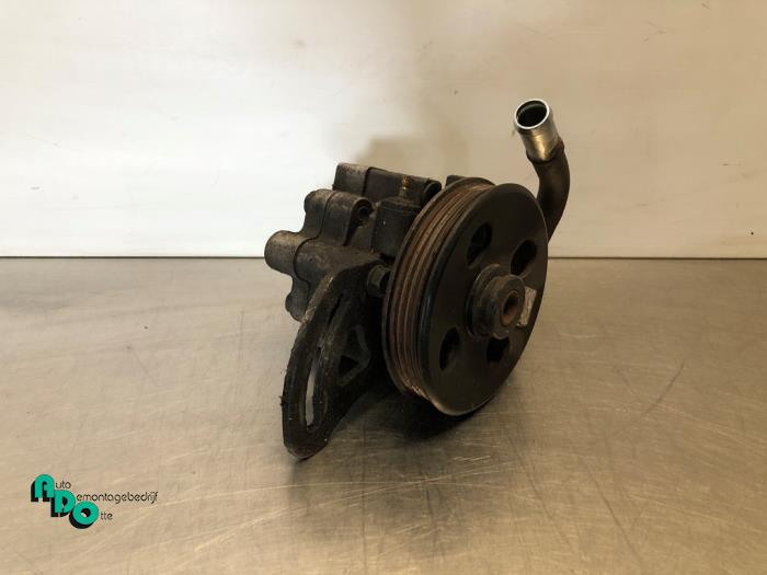 Gebruikte Servopomp Chevrolet Spark (M300) 1.0 16V Bifuel Prijs € 10,00 Margeregeling aangeboden door Autodemontagebedrijf Otte