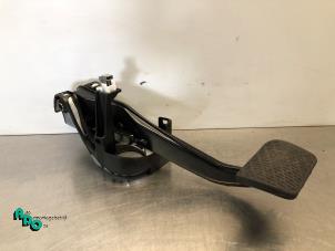 Gebruikte Rempedaal Mercedes C (W204) 1.8 C-200K 16V Prijs € 10,00 Margeregeling aangeboden door Autodemontagebedrijf Otte