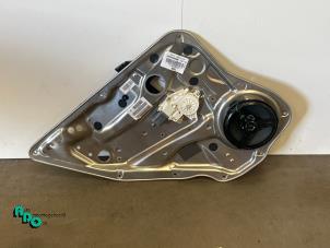 Gebruikte Raammechaniek 4Deurs links-achter Mercedes C (W204) 1.8 C-200K 16V Prijs € 45,00 Margeregeling aangeboden door Autodemontagebedrijf Otte