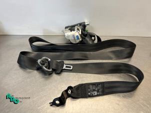 Gebruikte Veiligheidsgordel rechts-voor Skoda Fabia II Combi 1.2i 12V Prijs € 75,00 Margeregeling aangeboden door Autodemontagebedrijf Otte