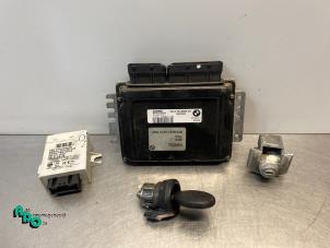 Gebruikte Contactslot + computer BMW Mini One/Cooper (R50) 1.6 16V Cooper Prijs € 125,00 Margeregeling aangeboden door Autodemontagebedrijf Otte