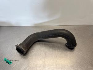Gebruikte Intercooler Slang Volvo V40 (MV) 1.6 D2 Prijs € 25,00 Margeregeling aangeboden door Autodemontagebedrijf Otte