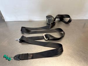 Gebruikte Veiligheidsgordel rechts-voor Fiat Scudo (270) 1.6 D Multijet Prijs € 35,00 Margeregeling aangeboden door Autodemontagebedrijf Otte